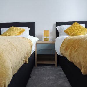 Birmingham Chinatown Serviced Apartment B5 Yellow room